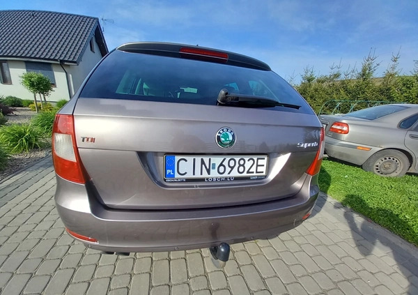 Skoda Superb cena 31900 przebieg: 278000, rok produkcji 2011 z Dzierżoniów małe 211